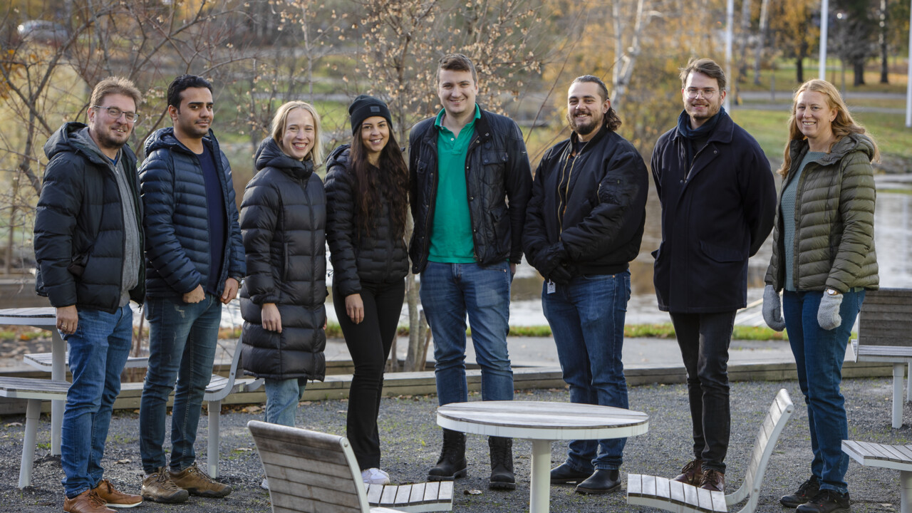 Gruppbild på åtta personer inom Företagsforskarskolan.