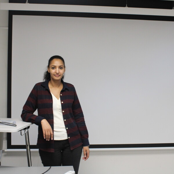 Porträtt på Abigail Berta, doktorand vid Institutionen för matematik och matematisk statistik