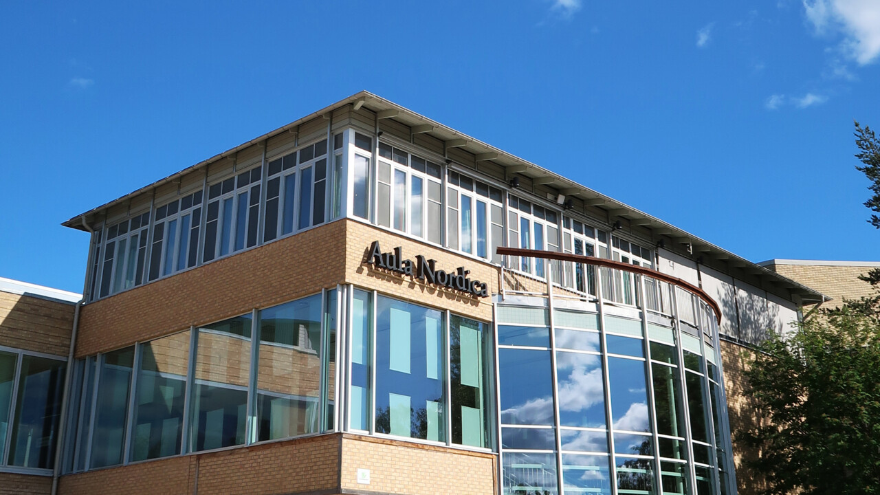 Aula Nordica seen from the outside during summertime
