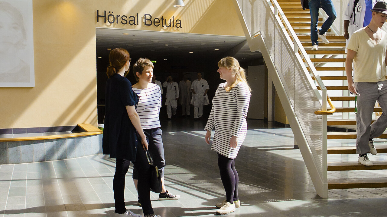 Exteriör utanför Medicinska biblioteket.