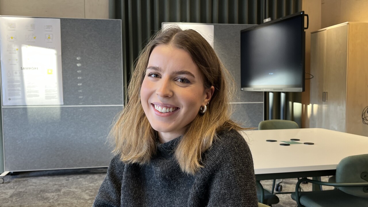 Porträtt på Olivia Nilsson, student på systemvetenskapliga programmet