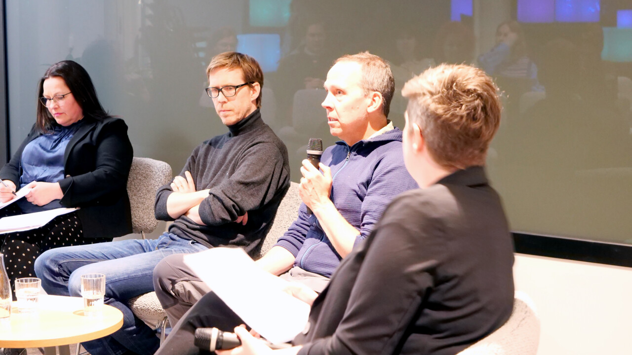 Keith Larson pratar på symposiet