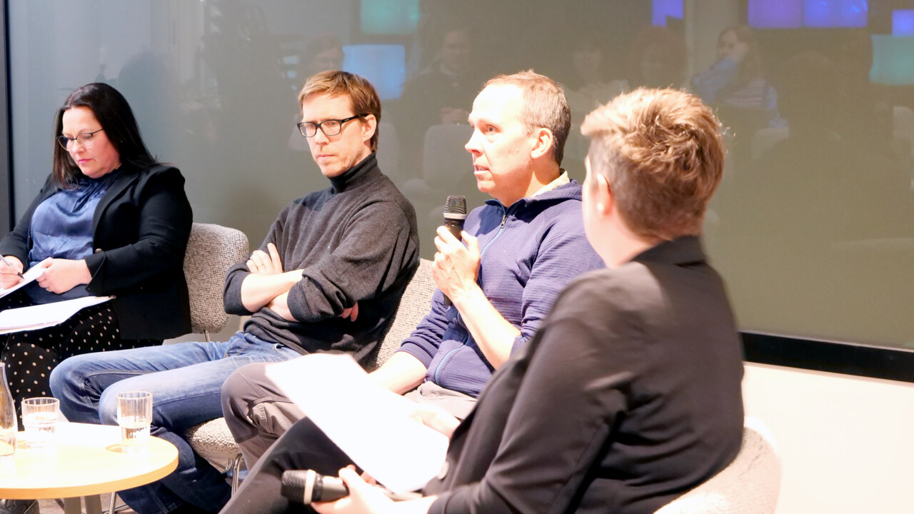 Keith Larson pratar på symposiet