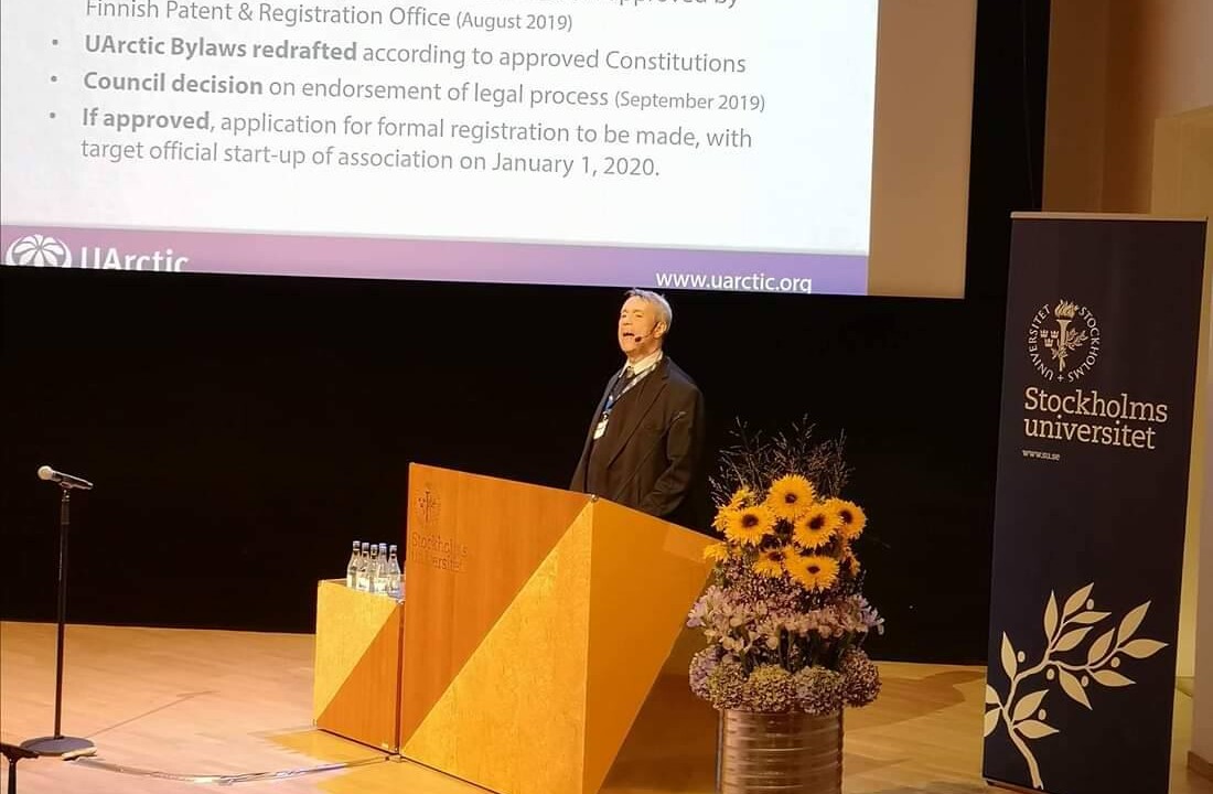 Talare vid talarstol