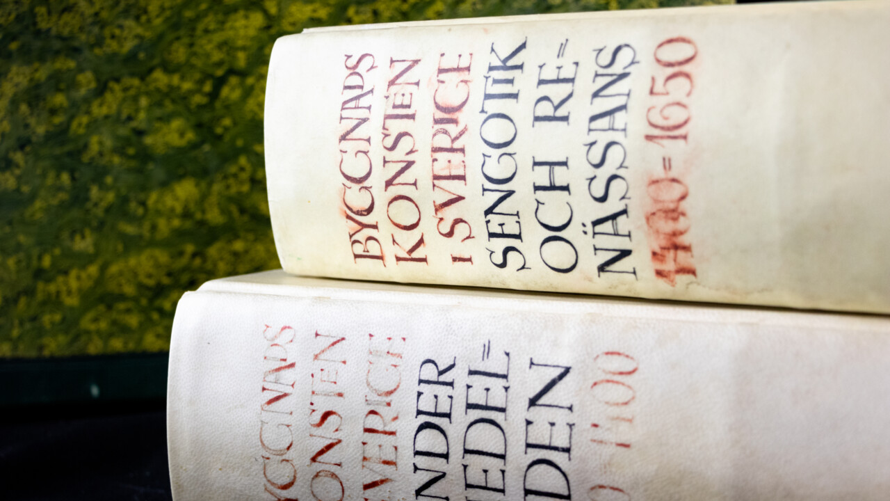 Två böcker ur Curmansamlingen