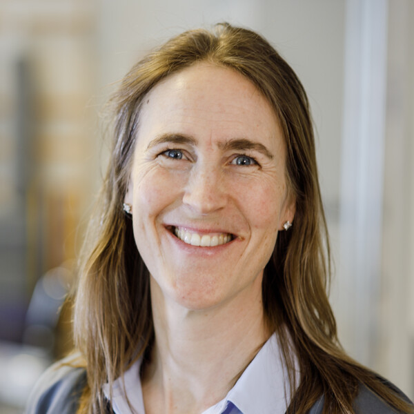 Porträtt av Karin Wadell, professor i fysioterapi, Institutionen för samhällsmedicin och rehabilitering, Umeå universitet.