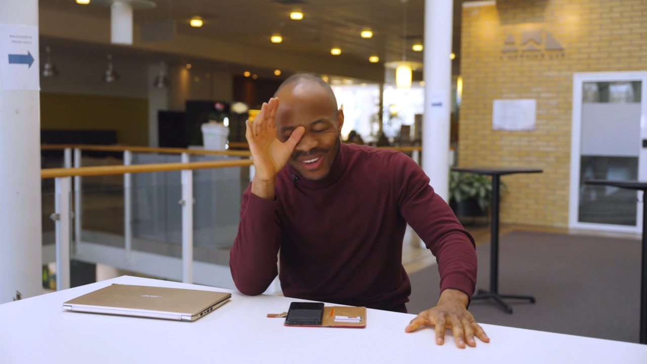 Video: Wisdom Udeji delar med sig av hur det är att plugga