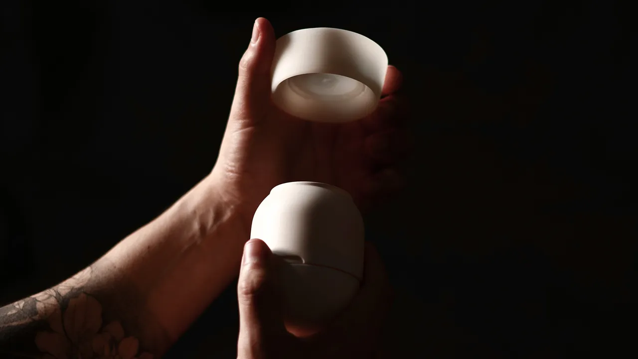 Detach of filter and container after filtration.