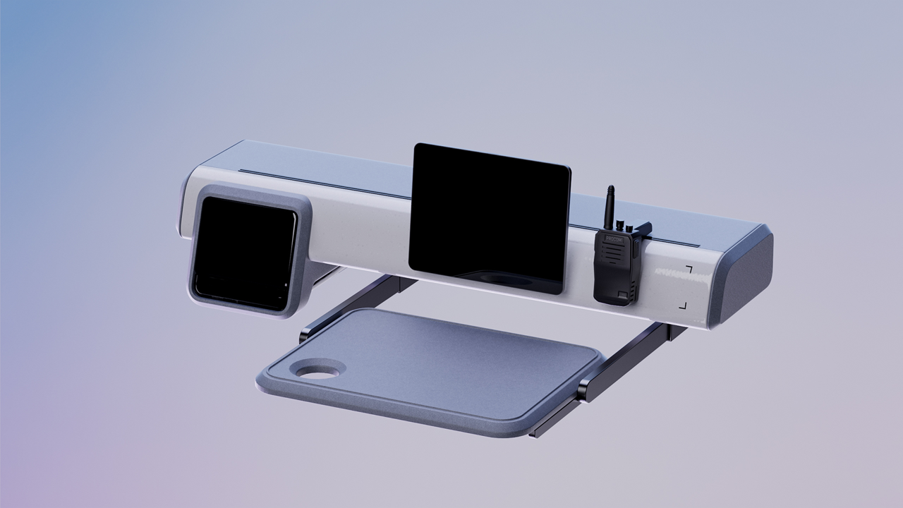 Thanks to the police computer and radio being mounted on a rail, they can be easily moved for a more comfortable working position. 