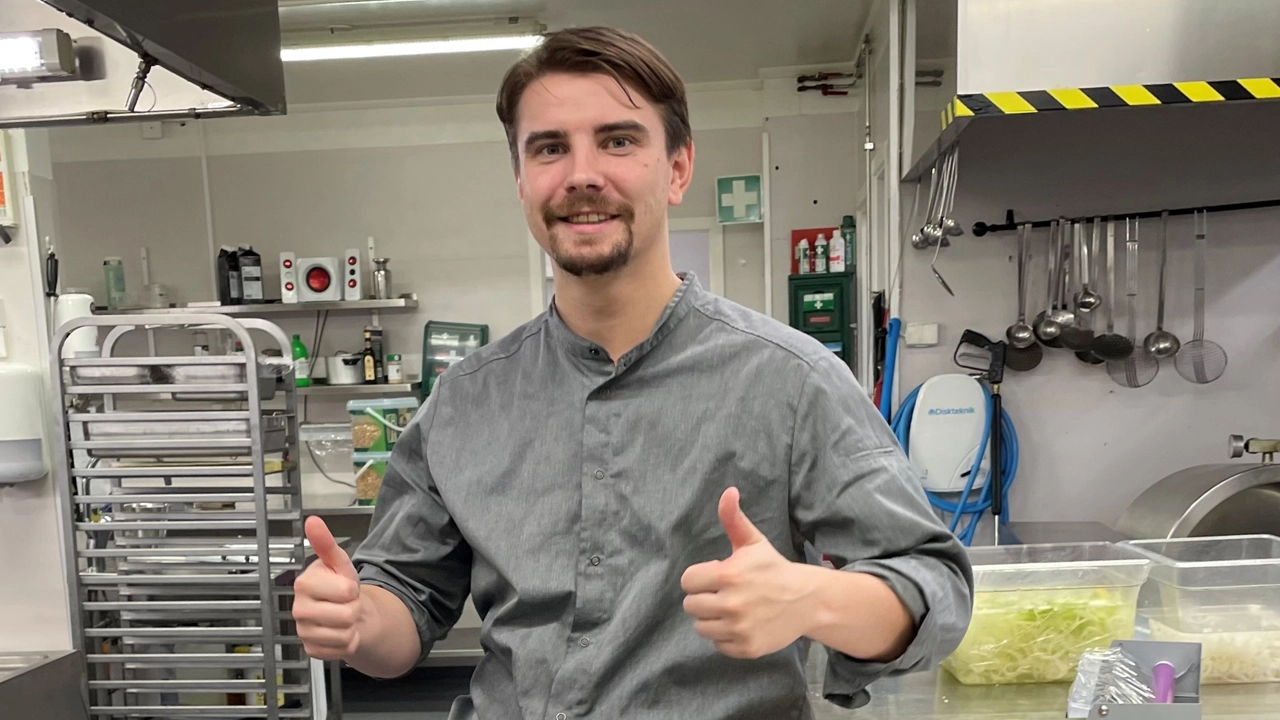 Bild på gastronomistudent Albin Sjödin. 