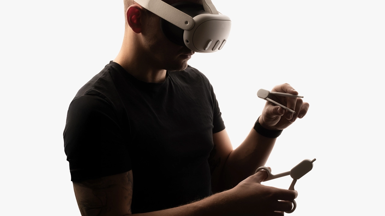 Rethinking input systems in XR surgical training for enhanced immersion and greater accessibility