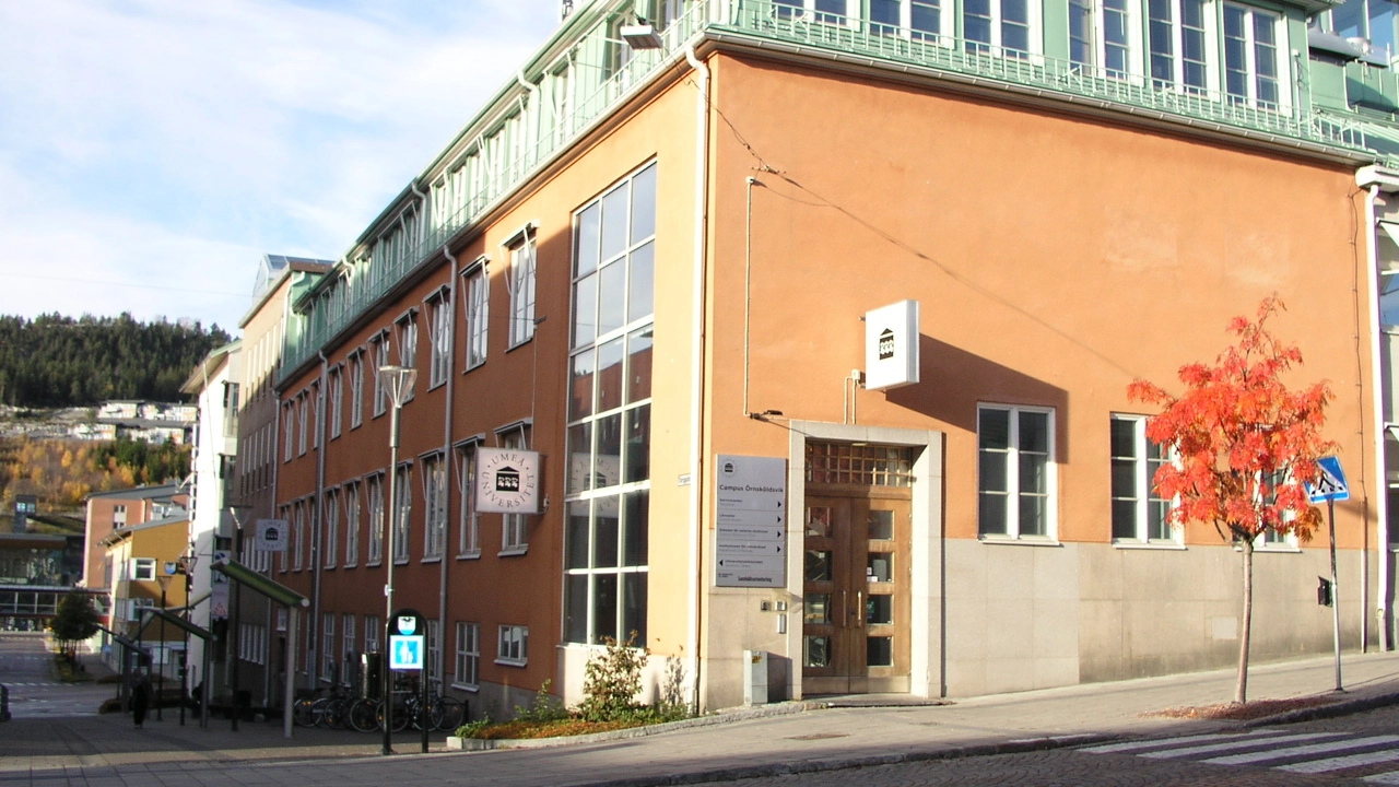 Byggnaden där Umeå universitet håller till i Örnsköldsvik.