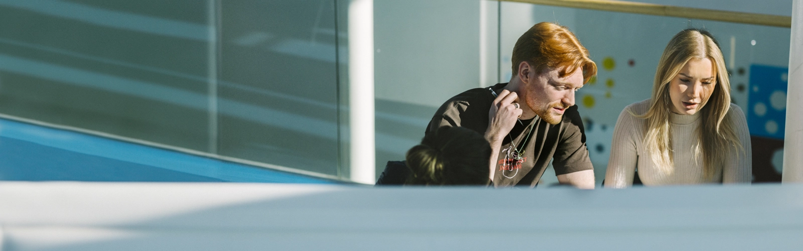 Umeå Universitet, Samhällsvetarhuset. Studenter pluggar.