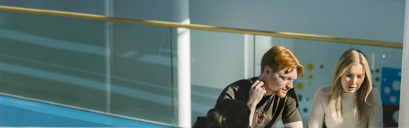 Umeå Universitet, Samhällsvetarhuset. Studenter pluggar.