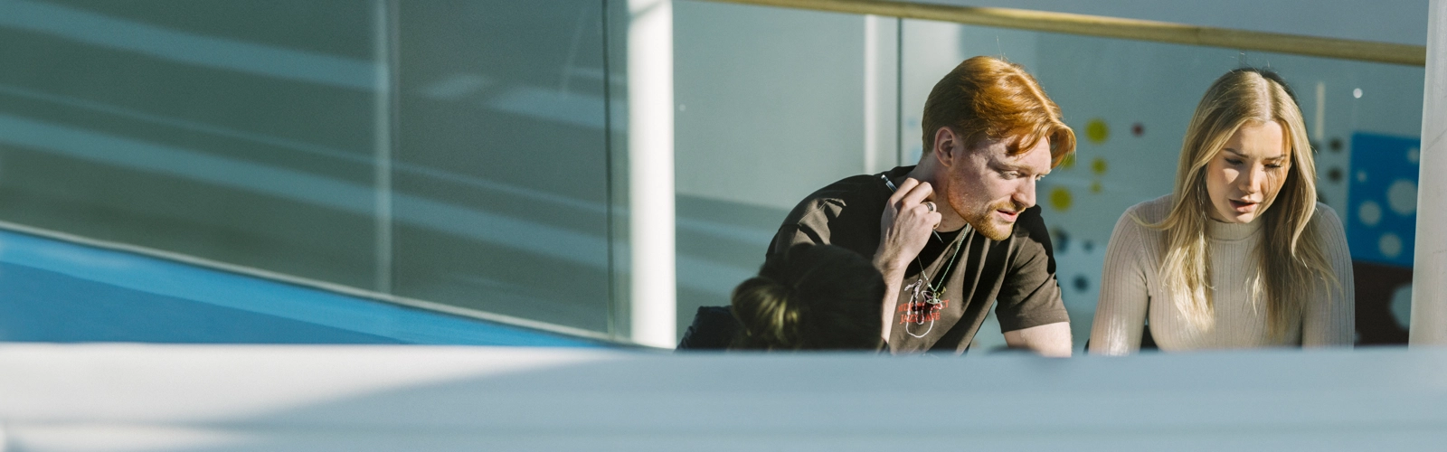 Umeå Universitet, Samhällsvetarhuset. Studenter pluggar.