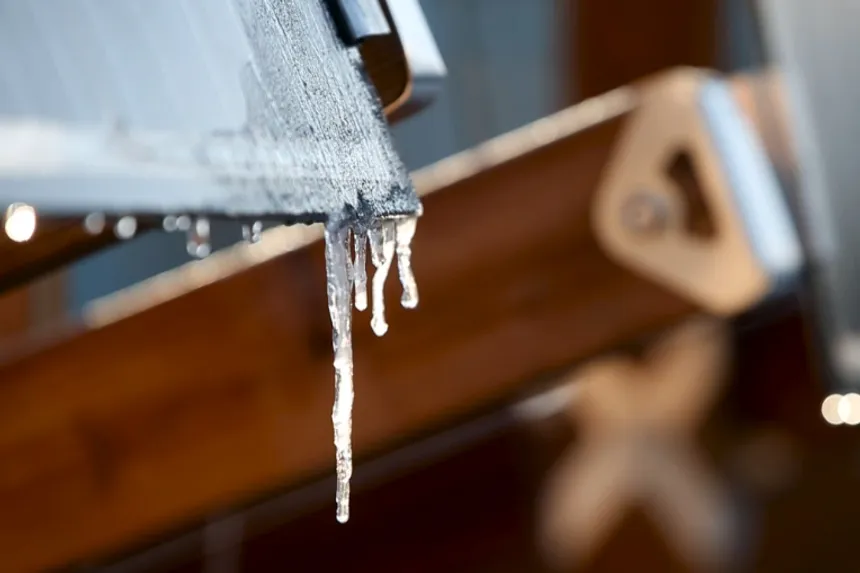 Detaljer på byggnad, istappar