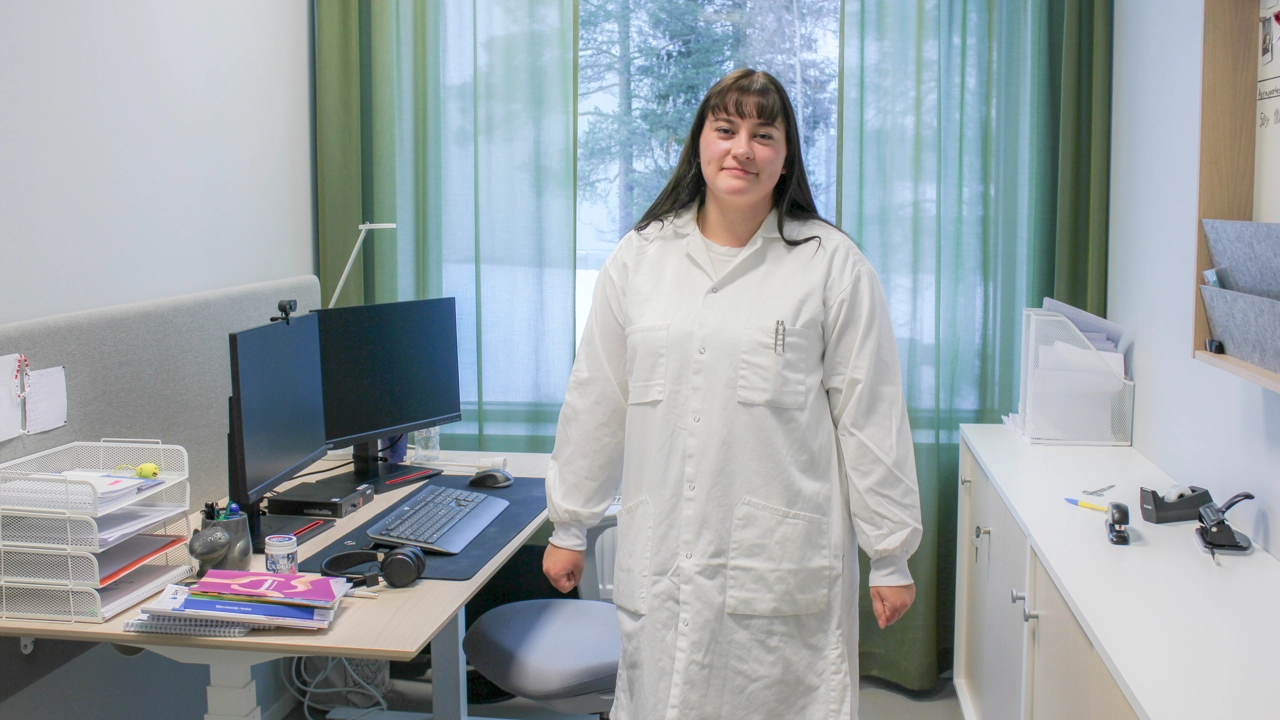 Photo of Eleonora Hedin standing in her office