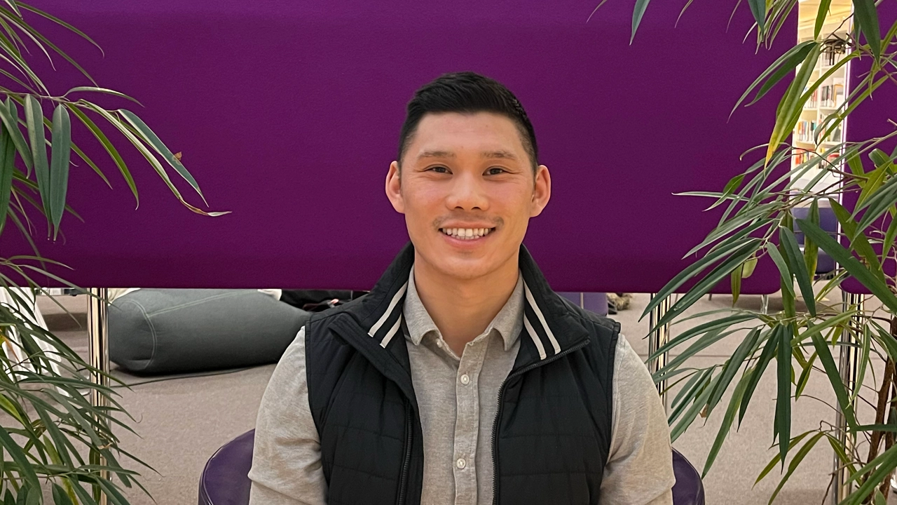 Portrait photo of exchange student Robin from Canada