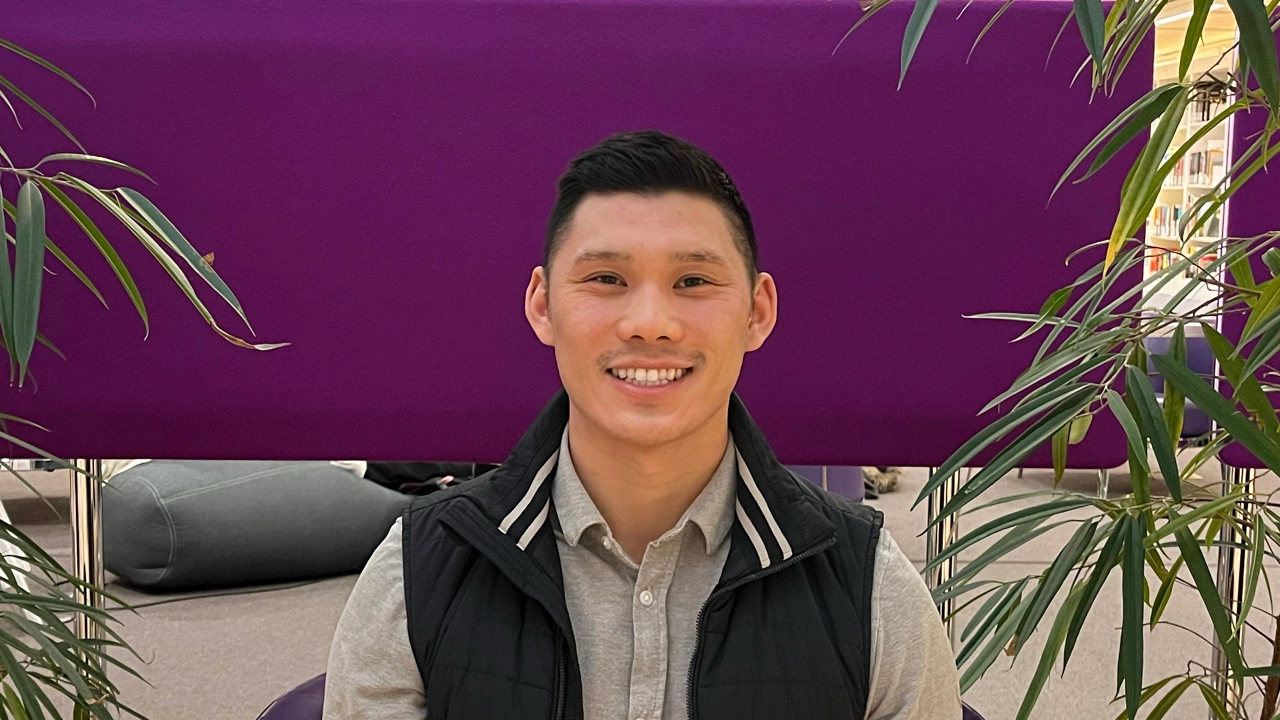 Portrait photo of exchange student Robin from Canada