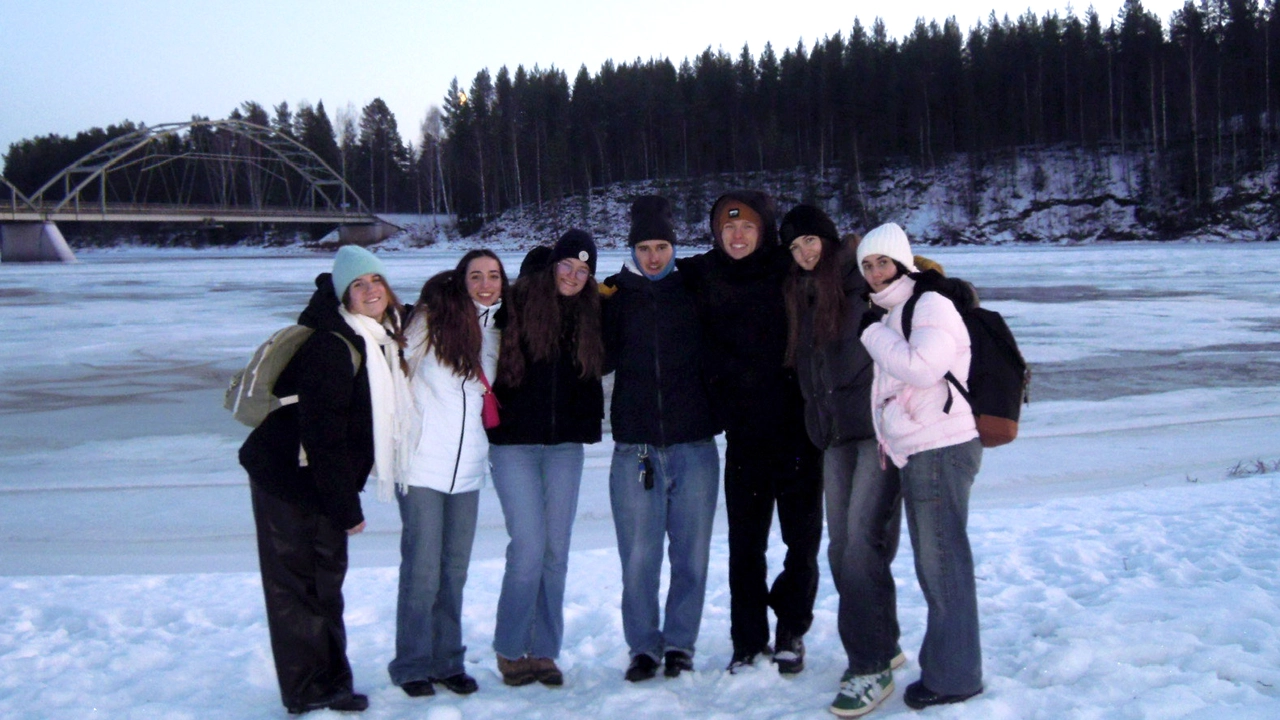 International students on a hike during the winter in the Umeå region.