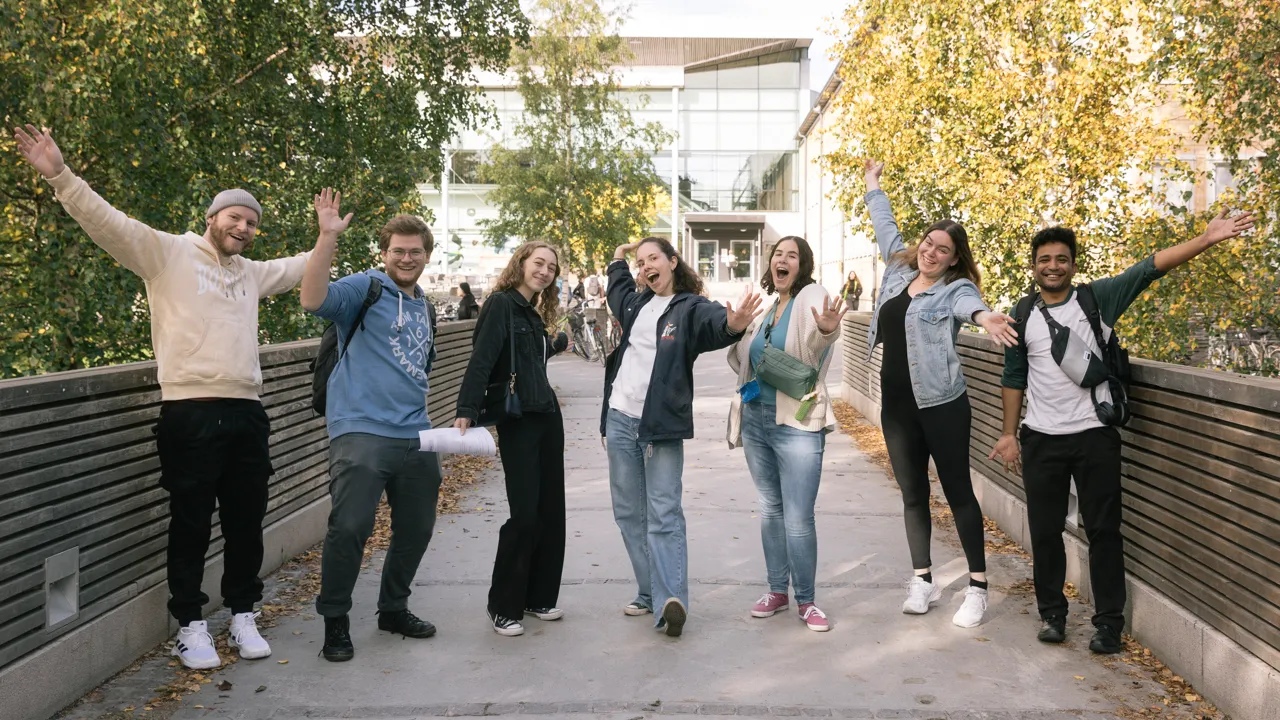Exchange students pose during Scavenger Hunt day HT24