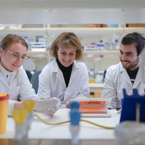 - Om du är nyfiken på att reda ut livets gåtor, studera biomedicin, säger Francesca Aguilo.