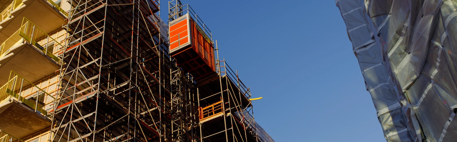 Husfasad under byggnation