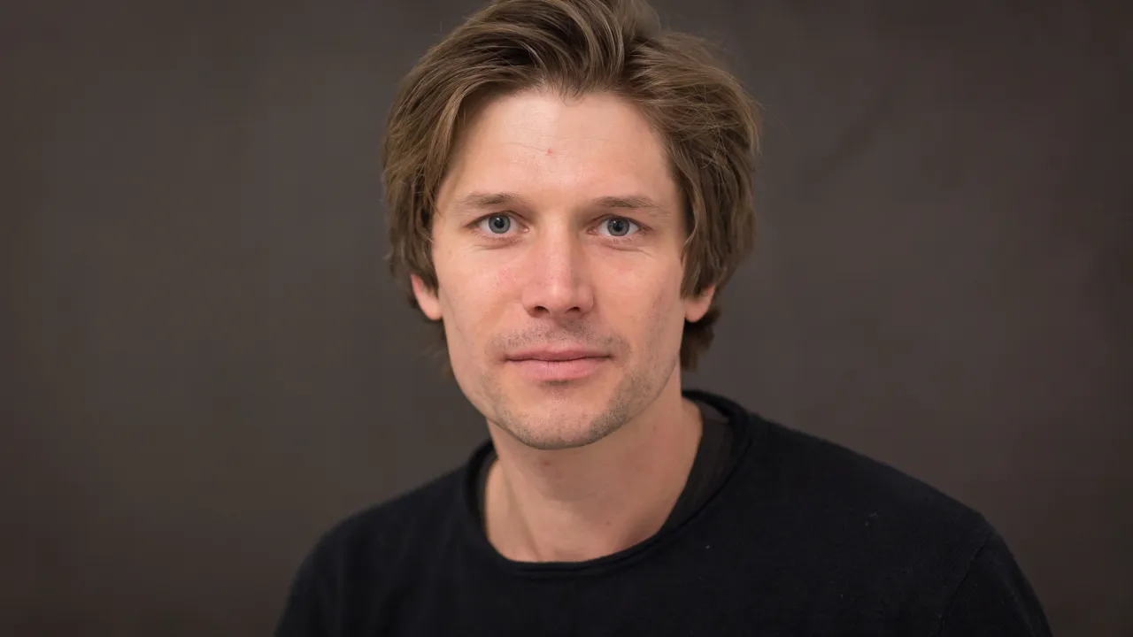 Porträtt på Joacim Rocklöv vid enheten för Epidemiologi och global hälsa, Umeå universitet.