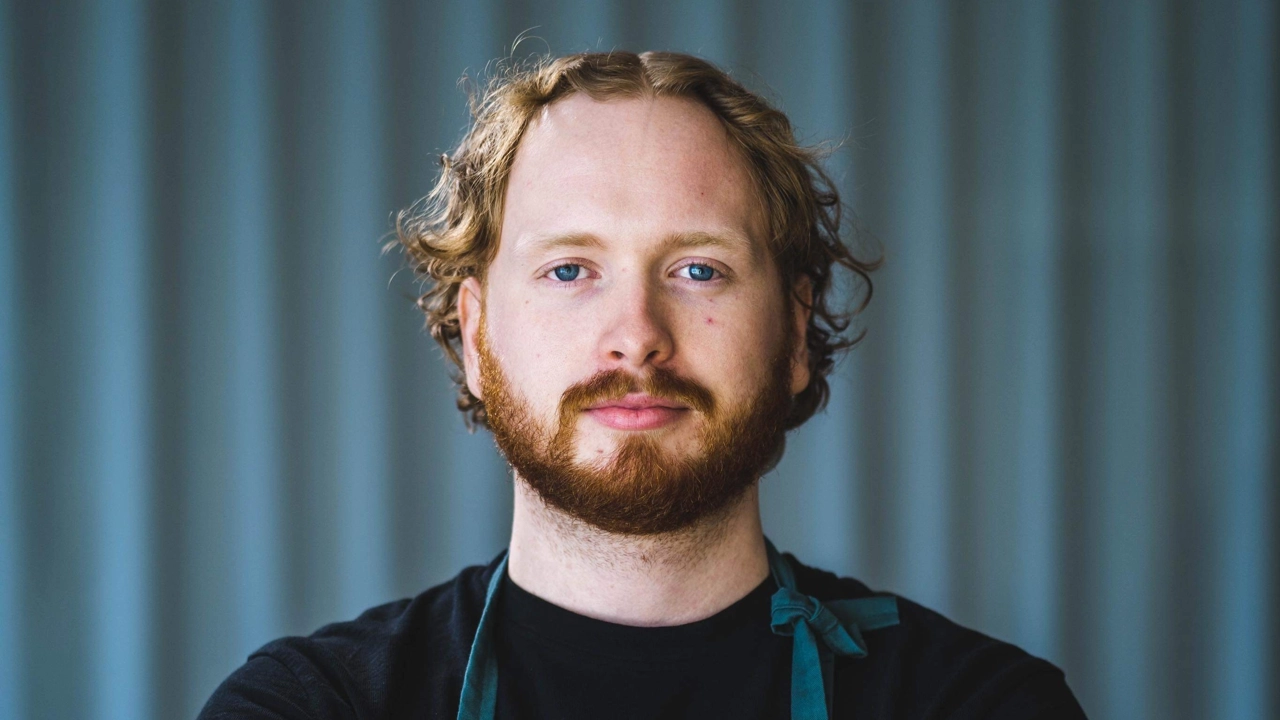 Porträtt av alumn Oscar Molin-Ekenros. 