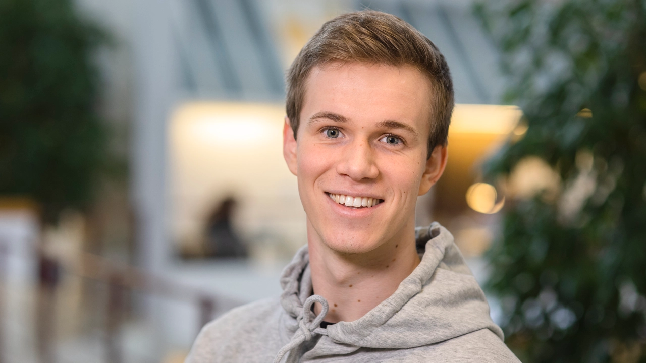 Porträttbild på Patrik Barnes