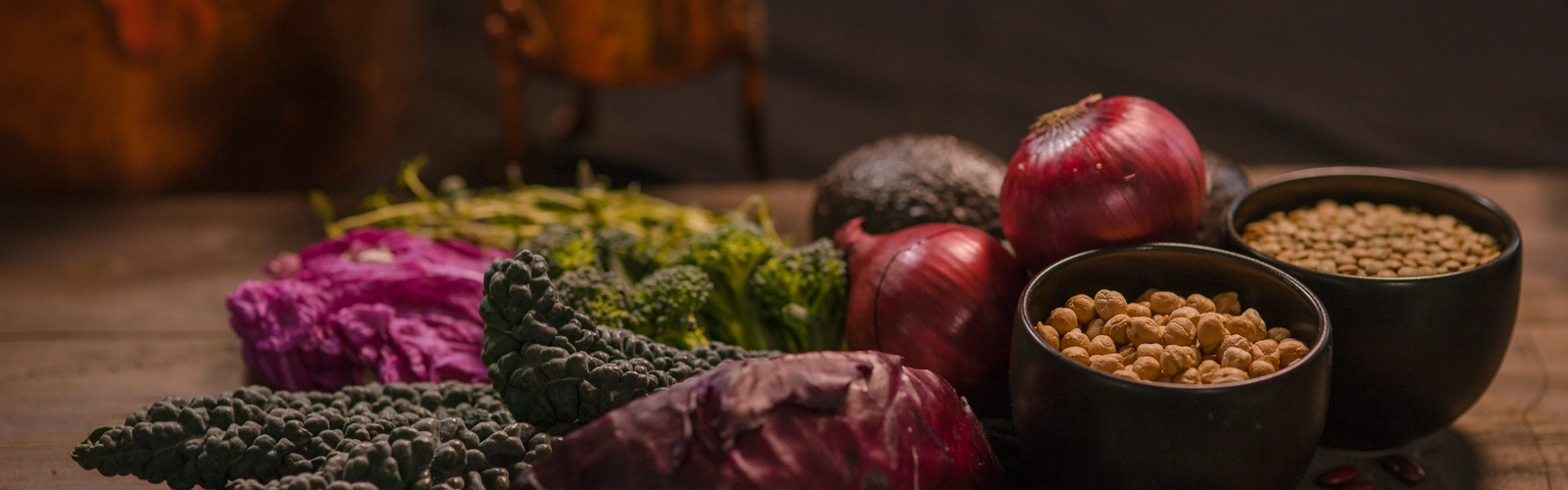 Nyttiga råvaror på bord.