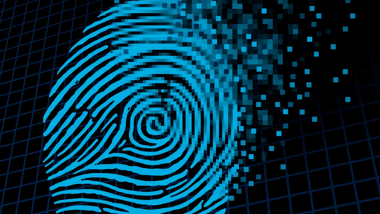 Blått tumavtryck mot svart bakgrund.