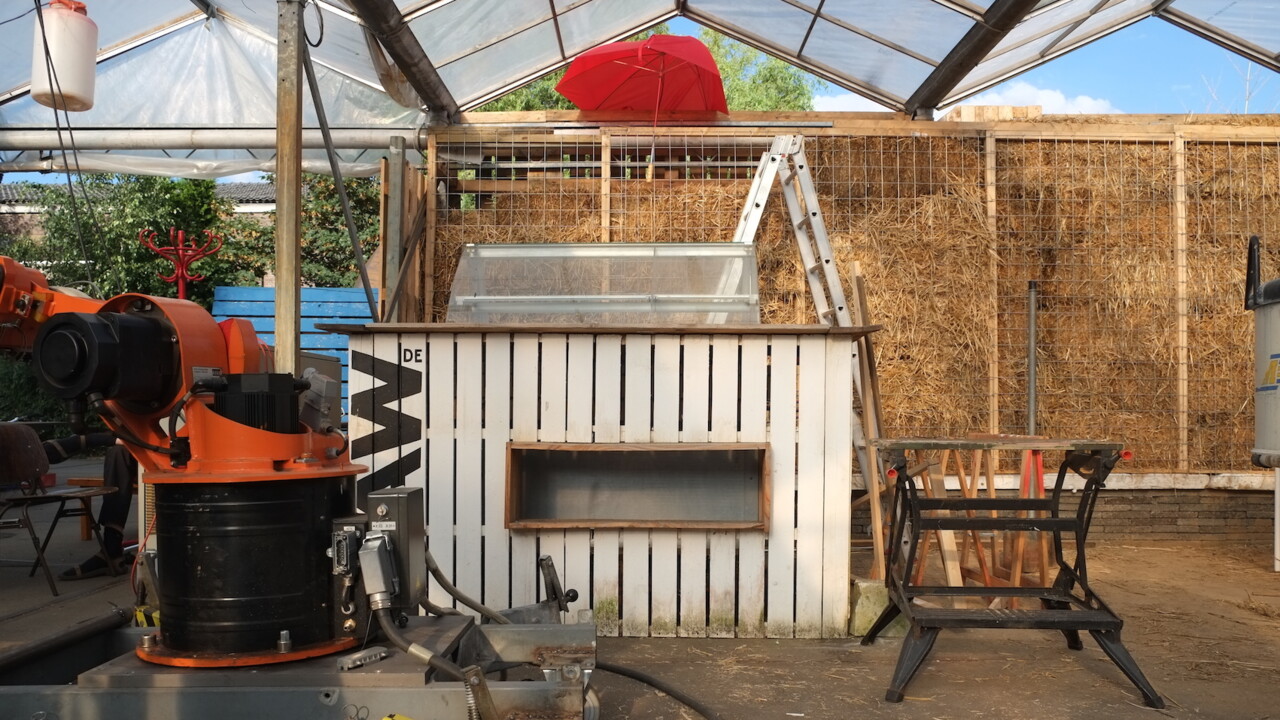 Utforskar visioner och praktiker hos makers och hackare för att skapa små utopier.